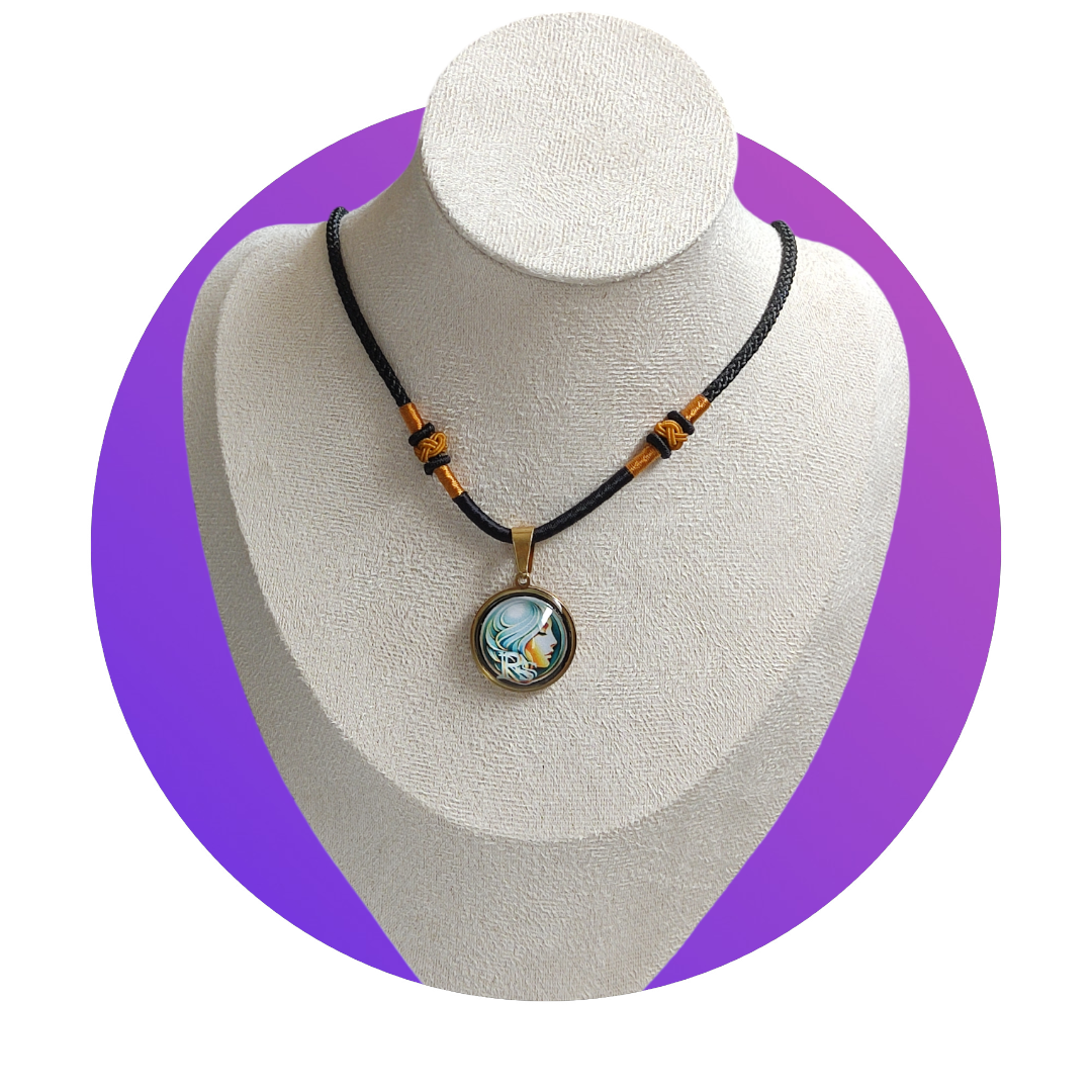 Pendentif doré petit féminin sacré